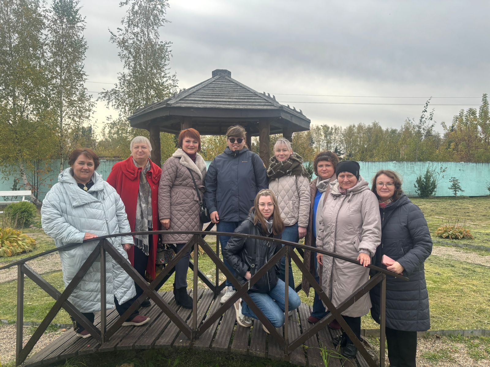 Порно: Трусики киген мүйізді студент мүшесін ысқылайды